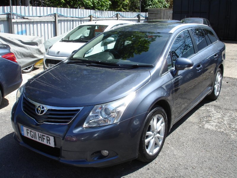 Used 2011 Toyota Avensis Tr D4d for sale in Burgess Hill
